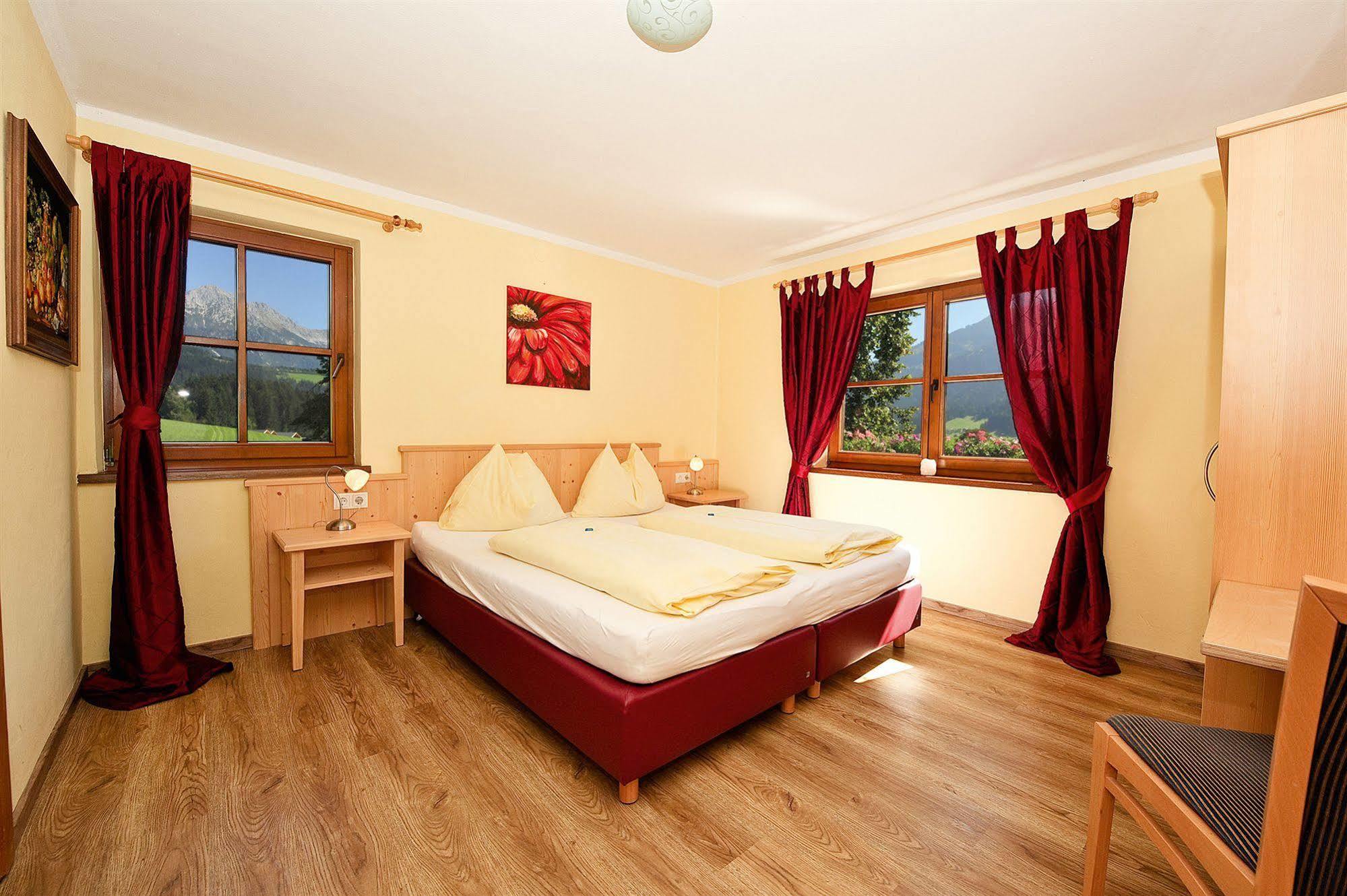 Bed & Breakfast Landhaus Strasser Söll Dış mekan fotoğraf